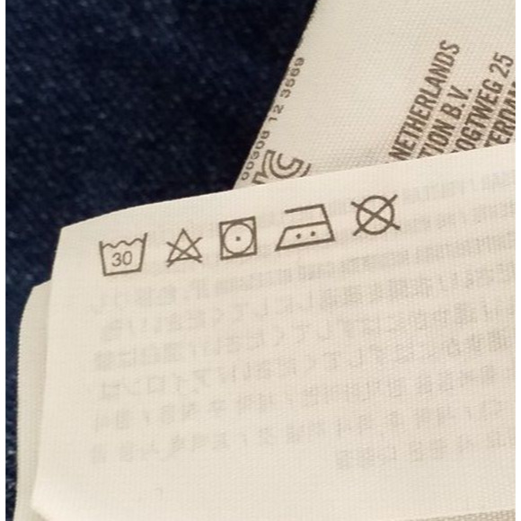 Hollister Ultra High Rise Mom Jeans Patchwork Denim NWT Size 5 Stretch - Picture 9 of 9